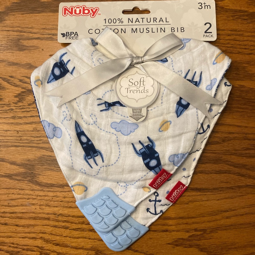 NWT Nuby Bib Set